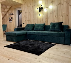 Коттедж с красивым видом из окна в Легенда