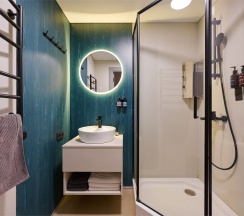 Сфера с видом на горы с купелью в Аномалия