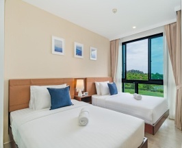 Трёхместный номер с видом на бассейн в Wyndham Royal Lee Phuket