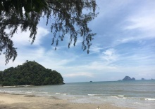 Двухместный номер Deluxe с видом на море двуспальная кровать в Maneetel Krabi Beachfront