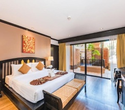 Двухместный номер с доступом в бассейн двуспальная кровать в Princess Kamala Beachfront Hotel