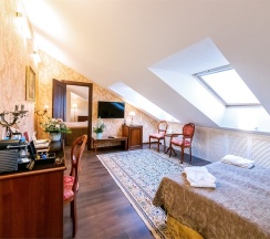 ДВУХКОМНАТНЫЙ ДЕЛЮКС "МАНСАРДА" в Екатерина