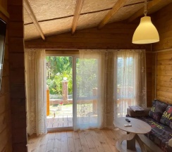 Четырёхместный семейный домик с собственным двором в Пуэбло Мохито