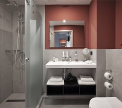 Студия с глухим остеклением с кухней в 25/7 Заневский