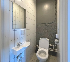 Кровать в 8-местном общем номере (общие удобства) в A4 capsules