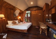 Бунгало Deluxe с балконом в Bundhaya Resort Koh Lipe