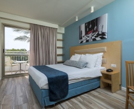 Номер Classic с балконом и с красивым видом из окна в Be Club Hotel – All Inclusive