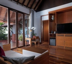 Семейный люкс с 2 комнатами seafront двуспальная кровать в Renaissance Koh Samui Resort & Spa
