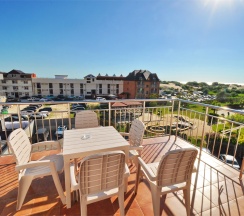Корпус Андорра Семейный Люкс в Family Pride Inn Прайд