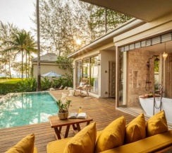 Двухместная вилла Pool Beach двуспальная кровать в Devasom Khao Lak Beach Resort & Villas