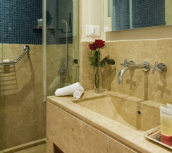 Двухместный номер Classic с частичным видом на море 2 отдельные кровати в Mövenpick Resort Sharm El Sheik Naama Bay