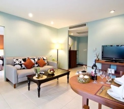 Четырёхместный семейный люкс с 2 комнатами с видом на сад в Green Park Resort