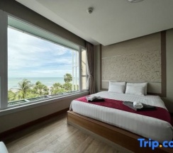 Люкс Executive с видом на море в The Beach Front Resort Pattaya  - SHA Plus