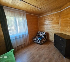Шале с балконом и с красивым видом из окна в Ольховая