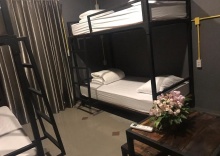 Кровать в общем номере двухъярусная кровать в 248 Street Hostel