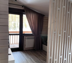 Апартаменты с 3 комнатами с балконом в Лесной