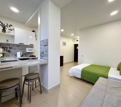 Апартаменты №28 "Cтудия-Делюкс" в Саквояж