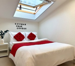 Апартаменты №8 "Полулюкс" на мансардном этаже в Саквояж