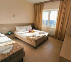 3х местный полулюкс с видом на море в Морская волна