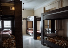 Общий номер. 10 гостей двуярусных кроватей (Женский) в Dom hostel