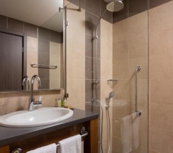 НОМЕР С БОЛЬШОЙ КРОВАТЬЮ (KING SIZE) в Doubletree by Hilton Tyumen