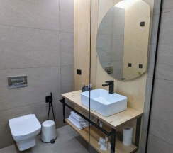 Большой зеркальный куб №21 для 2-4 гостей в Август