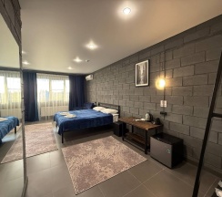 Трехместный номер с балконом в Hotel Loft