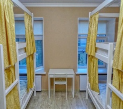 Кровать в общем номере в Family and friends