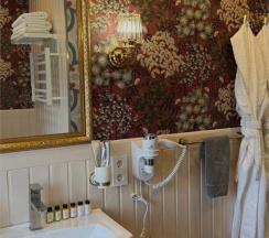 Люкс бордовый в Зеленая вилла