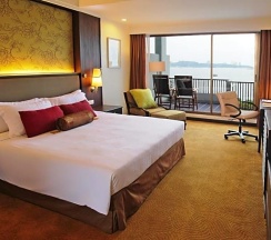 Двухместный номер Premium с видом на море двуспальная кровать в Dusit Thani Pattaya