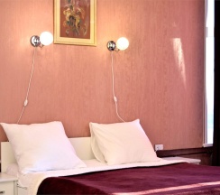 №9. Семейный номер с двуспальной кроватью, диваном и видом на Байкал в Прибой