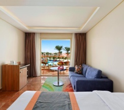 Двухместный номер Superior с красивым видом из окна двуспальная кровать в Pickalbatros Dana Beach Resort - Hurghada