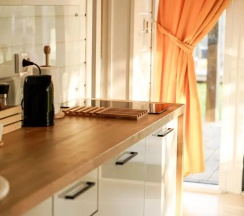 Четырёхместный семейный коттедж с видом на внутренний двор в Letto House