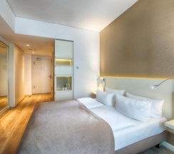 Двухместный номер Superior с балконом двуспальная кровать в Leonardo Hotel Berlin Mitte