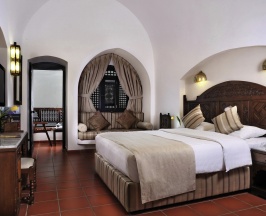 Двухместный номер Classic с красивым видом из окна двуспальная кровать в Mövenpick Resort Sharm El Sheik Naama Bay