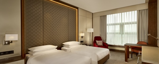 Номер с двумя односпальными кроватями и видом на парк в Hyatt Regency Moscow Petrovsky Park