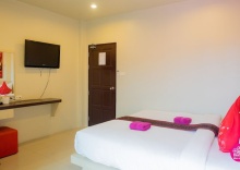 Одноместный номер Superior с балконом в Beehive Magenta Patong Hostel