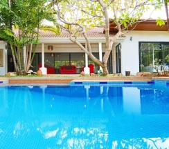 Вилла с 4 комнатами в Tortuga Villas Pattaya