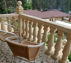 Четырёхместный номер Classic с балконом и с красивым видом из окна в Abaash Hotel Afon
