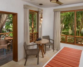Двухместный номер Oasis двуспальная кровать в Shangri-la Caribe Beach Village Resort