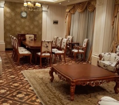 Коттедж с 3 комнатами с балконом и с видом на парк в Dipservice hall