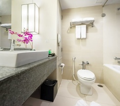 Четырёхместный люкс с 3 комнатами в A-One Bangkok Hotel