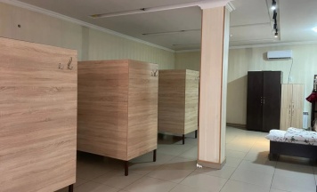 Кровать в общем номере (мужской номер) в Five Seasons