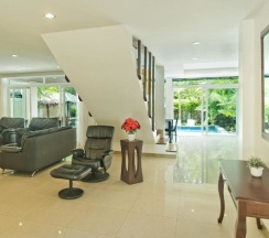 Вилла с 4 комнатами в Tropicana Pool Villa