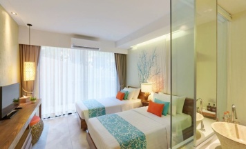 Четырёхместный номер Superior с балконом в Bandara Beach Resort, Phuket