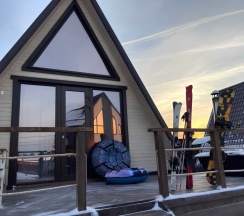 A-Frame №1 (оснащение дома, банного чана и бани см. Подробнее) в Pavlove Village