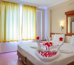 Номер Standard с балконом в Club Big Blue Suit Hotel