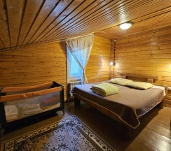 Дом у камня в Black fox