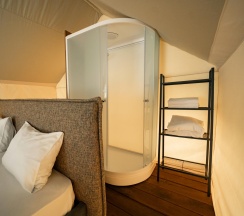 Тент-хаус у реки в Ороктой парк