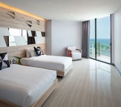 Люкс с 2 комнатами oceanfront в Tsix5 Phenomenal Hotel Pattaya